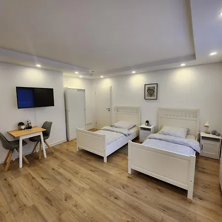 Burgstadt -ferienwohnung - Breitenhagen Lägenhet *